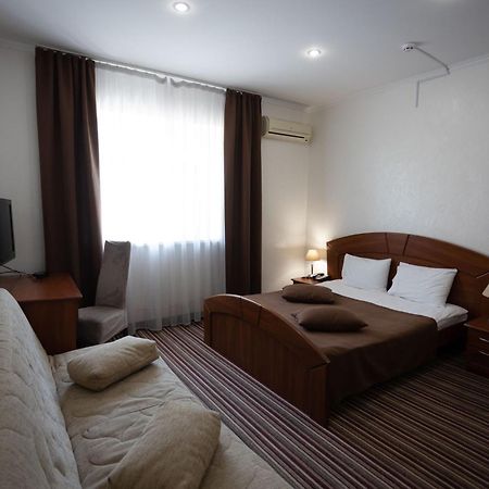Hotel Kopa - Zhovkva Bagian luar foto