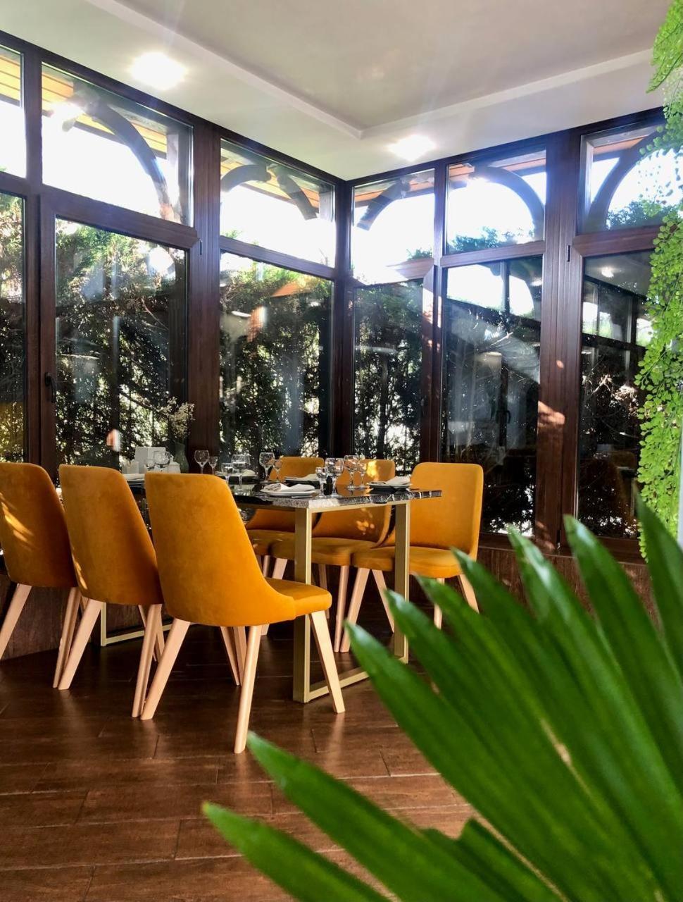 Hotel Kopa - Zhovkva Bagian luar foto