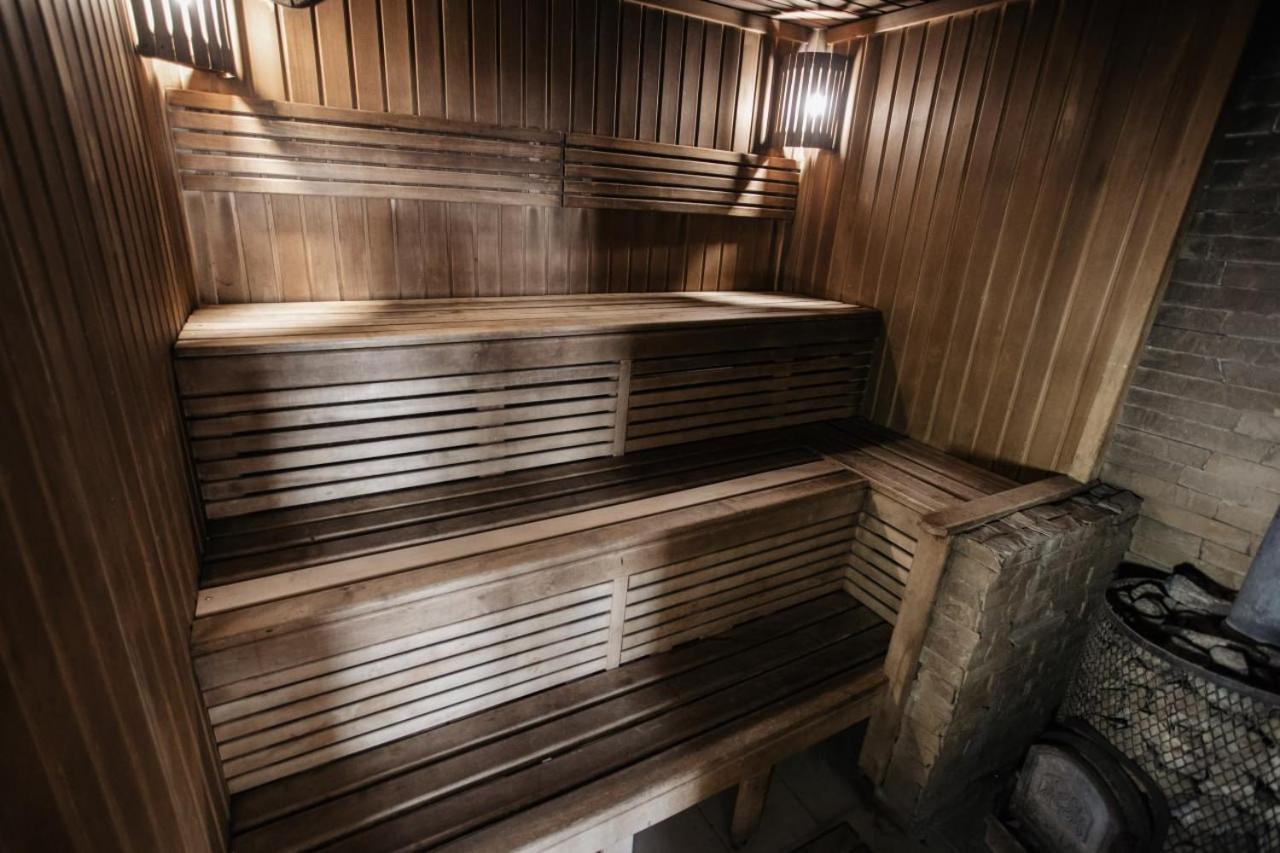 Hotel Kopa - Zhovkva Bagian luar foto