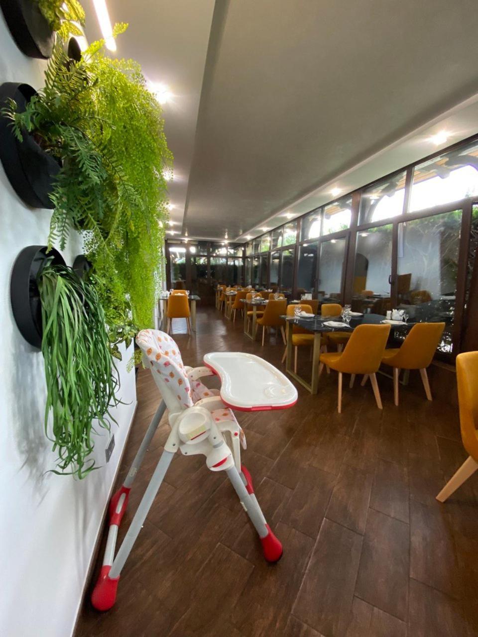 Hotel Kopa - Zhovkva Bagian luar foto